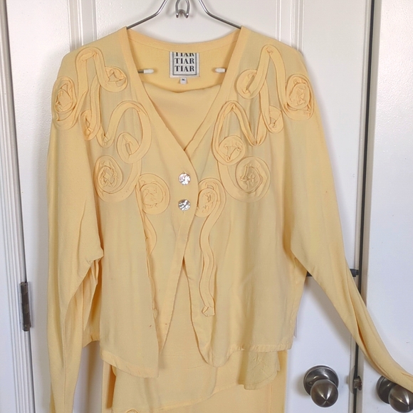 TIAR Los Angeles Skirt and Camisole set - Picture 7 of 9